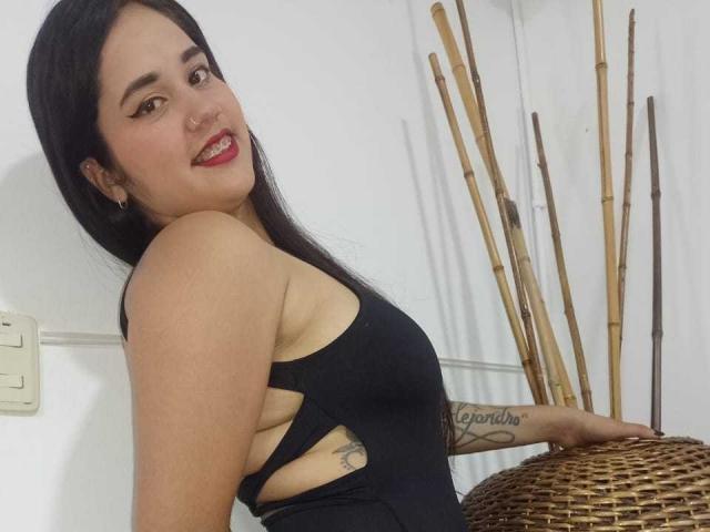 AleishaFoxy - Live sexe cam - 17632970