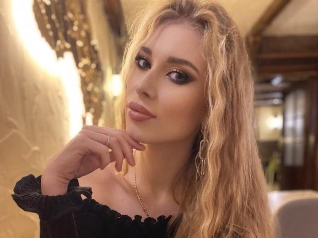 MaudieMel - Live Sex Cam - 17645118