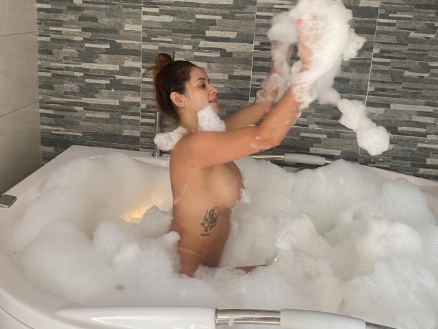 EmilyParkerr - Live Sex Cam - 17650494