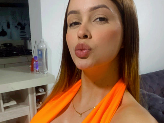 EmilyParkerr - Live sex cam - 17650726