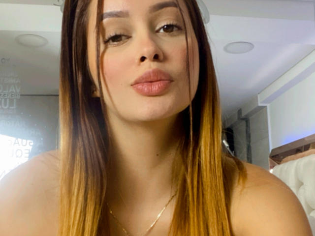 EmilyParkerr - Live sex cam - 17650910