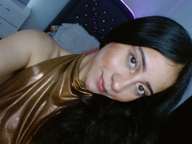 ValerieHang - Live sexe cam - 17658894