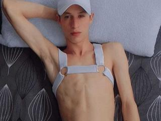 LeonardoBigCock - Live Sex Cam - 17672918