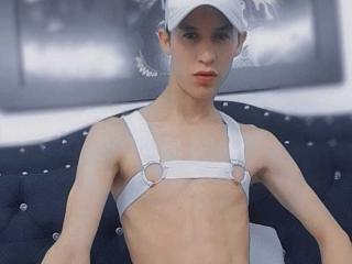 LeonardoBigCock - Live Sex Cam - 17672922
