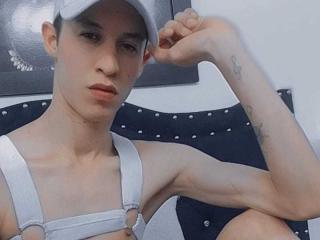 LeonardoBigCock - Live Sex Cam - 17672966