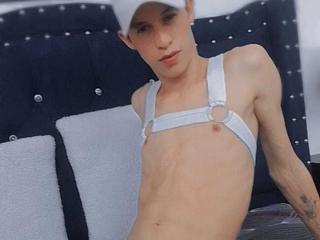 LeonardoBigCock - Sexe cam en vivo - 17672986