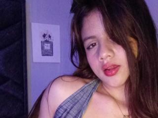 JulietBrown - Live sex cam - 17674530