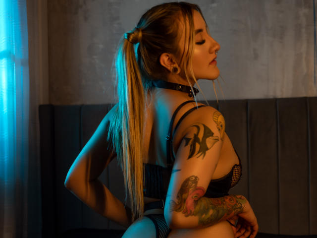 DaniellaSpinelly - Live porn &amp; sex cam - 17679270