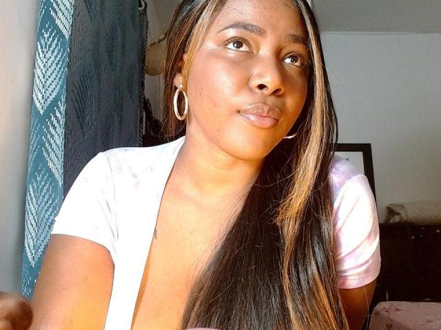 EmiraHot - Live porn &amp; sex cam - 17686102