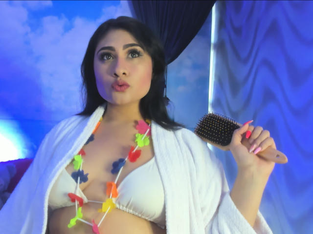 ShiaraRussi - Live sex cam - 17696850