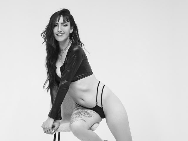 YourDarkPrincess - Live sex cam - 17697690