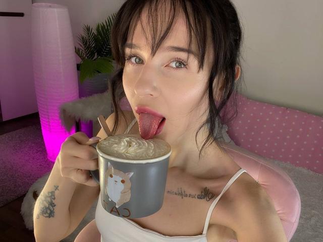 EmilyMoony - Live sex cam - 17708470
