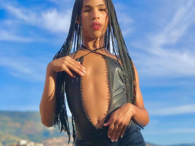 QueenyMiranda - Live sex cam - 17714326