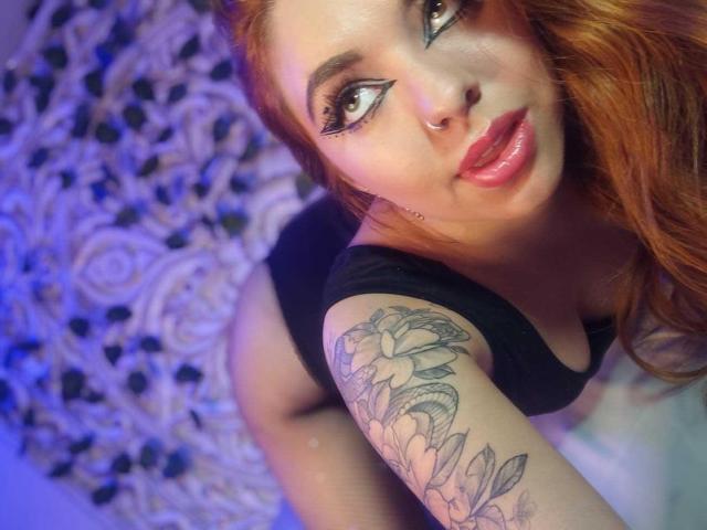 AngieTaylorr - Live Sex Cam - 17716762