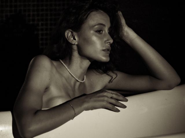 AlesyaDrons - Live sex cam - 17719526