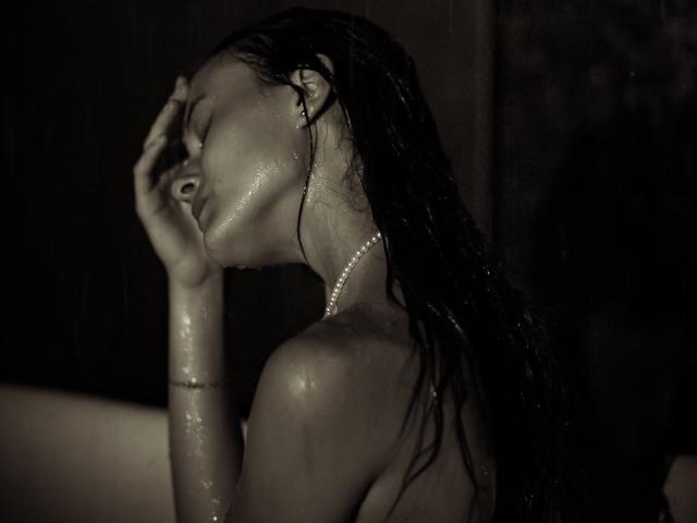 AlesyaDrons - Live sexe cam - 17719946