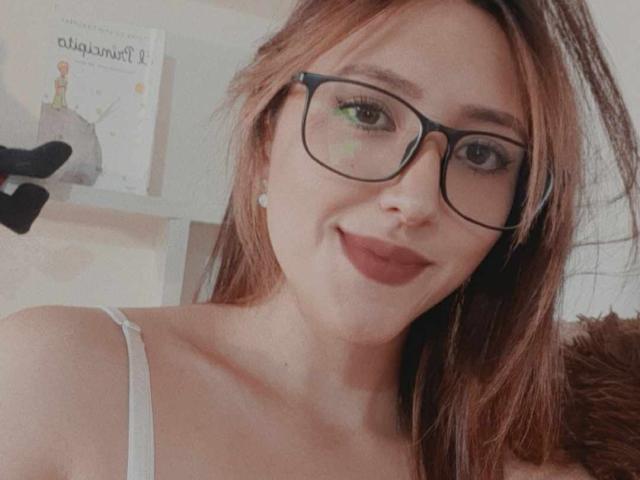 MiaGarcia - Live sex cam - 17720098