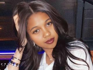 LaraHottLove - Sexe cam en vivo - 17721402