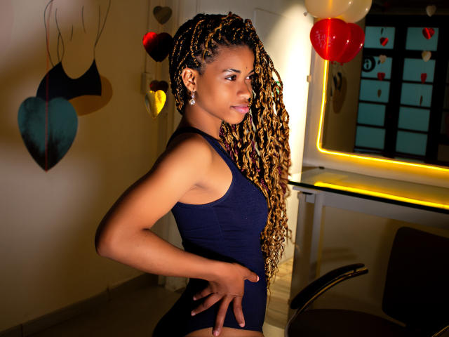 ShannonWow - Live sex cam - 17722070