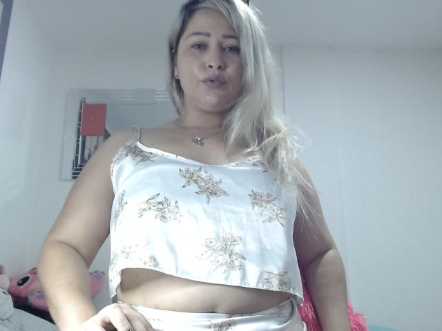 WandaaFox - Live sex cam - 17731194
