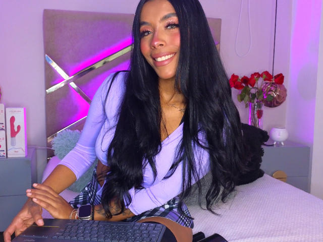 FiorellaBossh - Live Sex Cam - 17738194