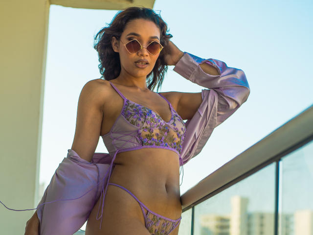 LuciaCortez - Live sex cam - 17749598