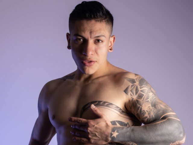 AndrewRoy - Live porn &amp; sex cam - 17751550