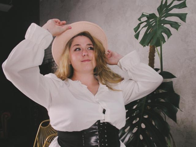 JessikaDaniels - Live sex cam - 17765222