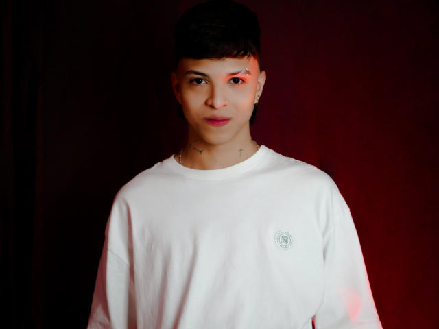 AdamClaark - Live sexe cam - 17773350