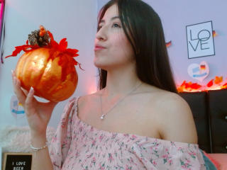 KatiaRobertss - Live porn & sex cam - 17787678