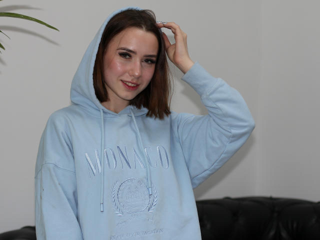 LilyaTaylor - Live sex cam - 17802586