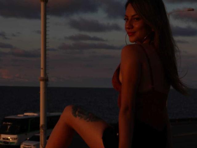AitanaxDubois - Live Sex Cam - 17808342