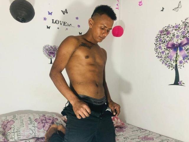 AlbertsBig - Sexe cam en vivo - 17809098