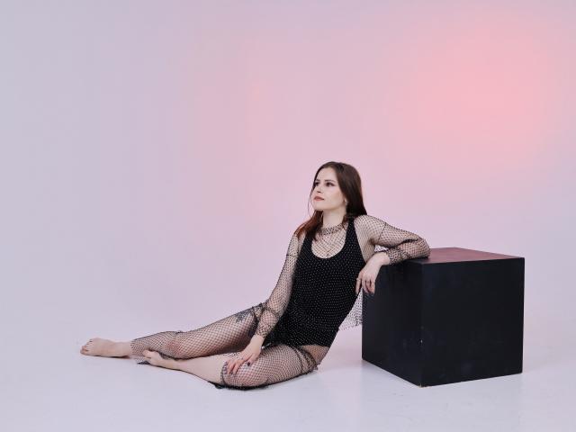 MollyTravis - Live Sex Cam - 17818782