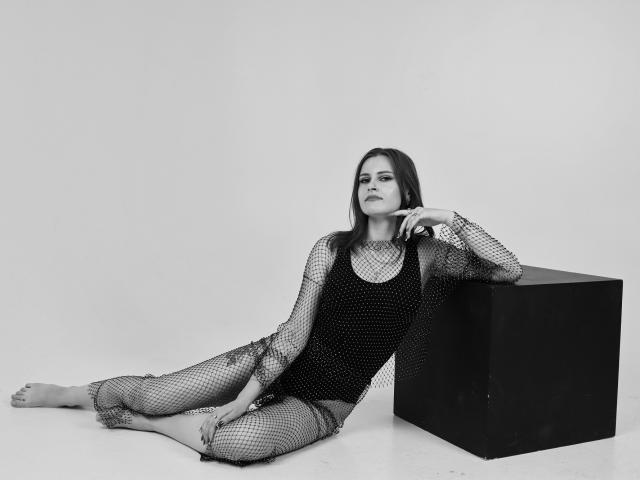 MollyTravis - Live sex cam - 17818794