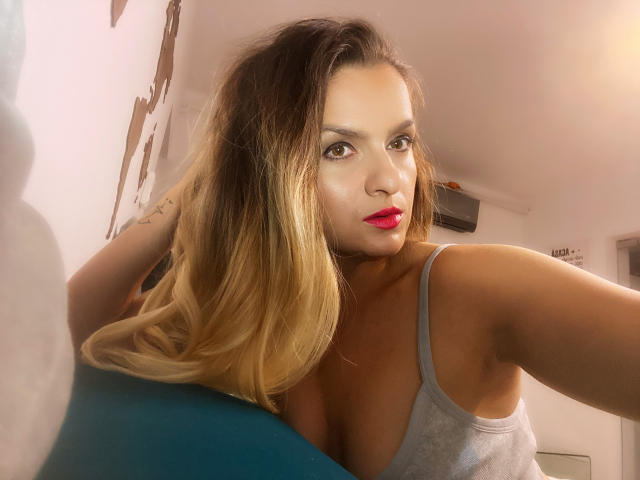ReveMignoneX - Live porn &amp; sex cam - 17820826
