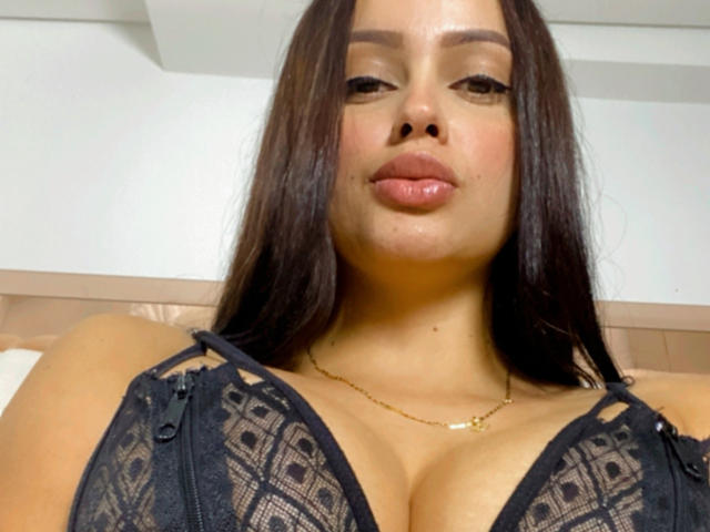 EmilyParkerr - Live porn &amp; sex cam - 17830250