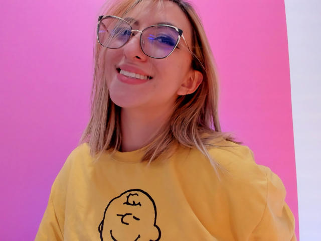 SabrinaMontana - Live sex cam - 17836130