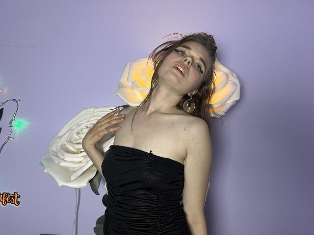 DaylinaLops - Live sex cam - 17838390