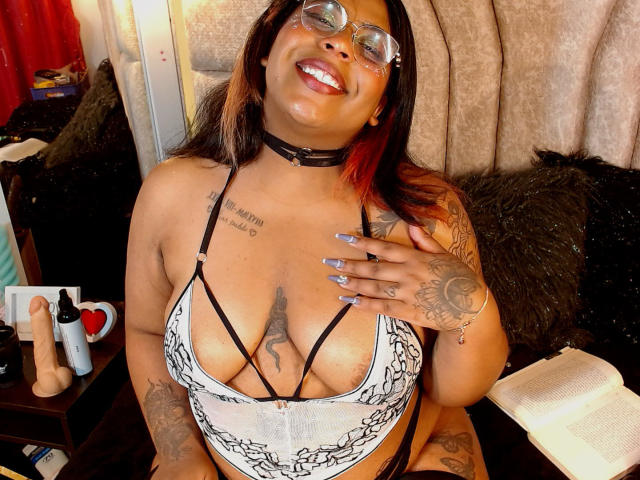 RossiBrown - Live Sex Cam - 17839250