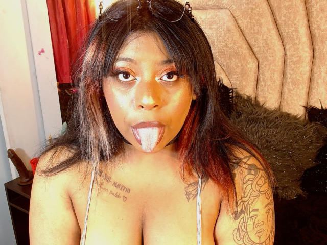 RossiBrown - Sexe cam en vivo - 17839258