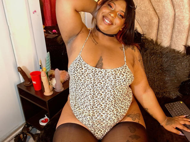 RossiBrown - Live Sex Cam - 17839266