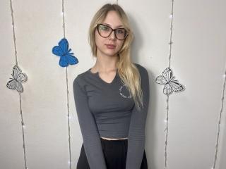 MiyaMores - Live sex cam - 17840022