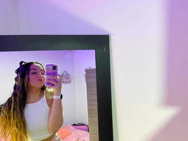 GeraldineWaynee - Live porn &amp; sex cam - 17847866