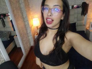 EmilyGautier - Live porn &amp; sex cam - 17858398