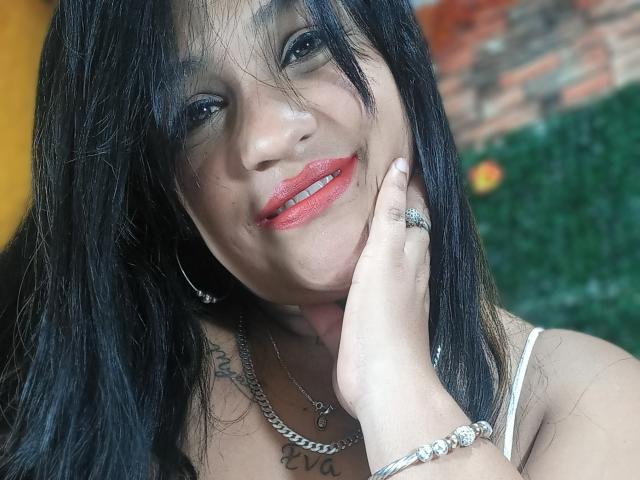 MichelleBrito - Live Sex Cam - 17861534