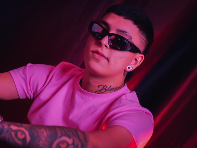 ZackBlessed - Live porn &amp; sex cam - 17863978