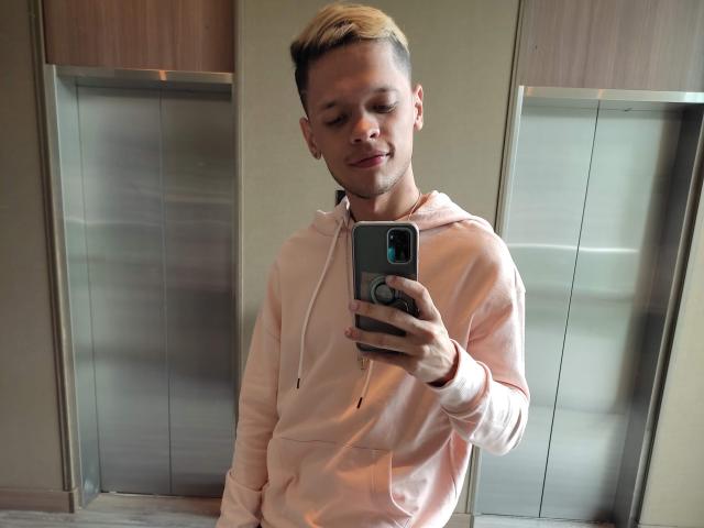TrevorHot - Sexe cam en vivo - 17882942
