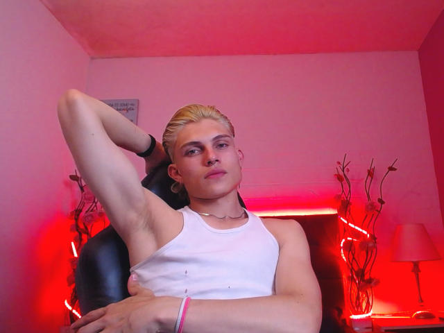 DaneWane - Live Sex Cam - 17889478