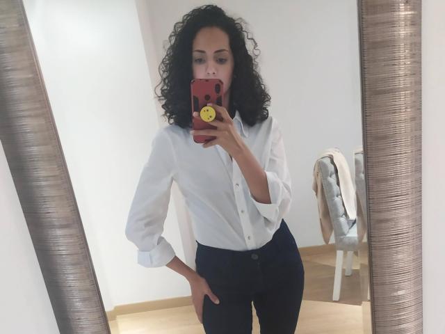 MoniqueCurlz - Live porn &amp; sex cam - 17902750